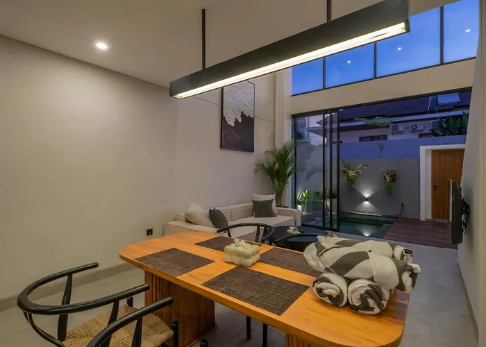 Sadila Estate - Stylish And Modern 2br Pool Loft In Berawa ヴィラ