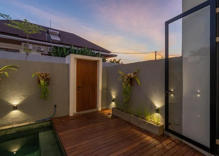 Sadila Estate - Stylish And Modern 2br Pool Loft In Berawa チャングー