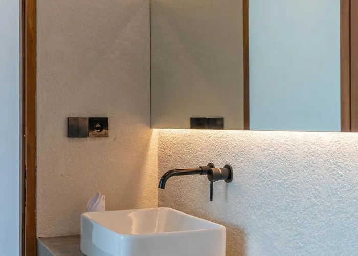 Sadila Estate - Stylish And Modern 2br Pool Loft In Berawa ヴィラ *