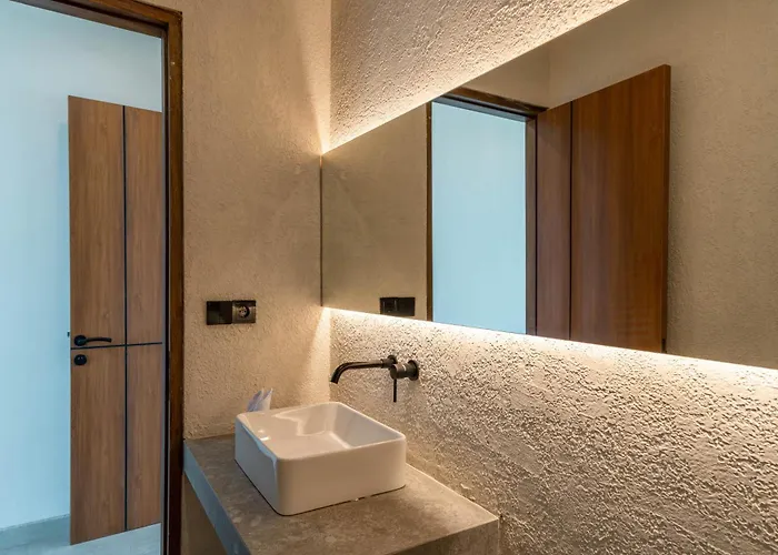 Sadila Estate - Stylish And Modern 2br Pool Loft In Berawa チャングー