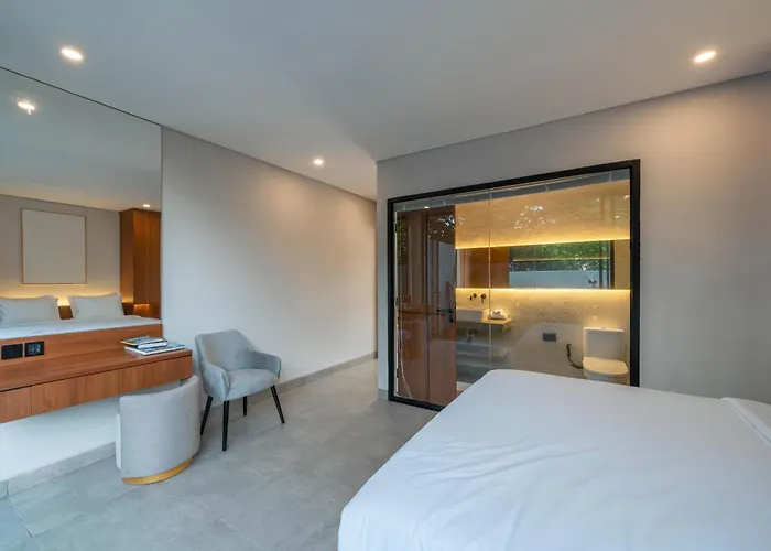 Sadila Estate - Stylish And Modern 2br Pool Loft In Berawa ヴィラ チャングー