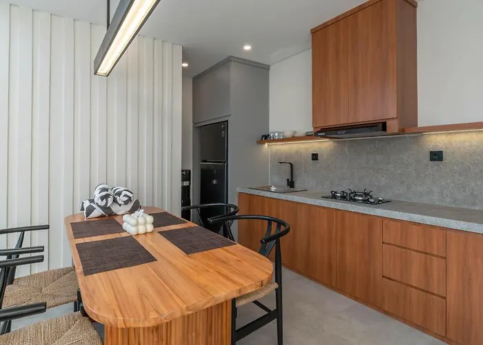 Sadila Estate - Stylish And Modern 2br Pool Loft In Berawa ヴィラ *
